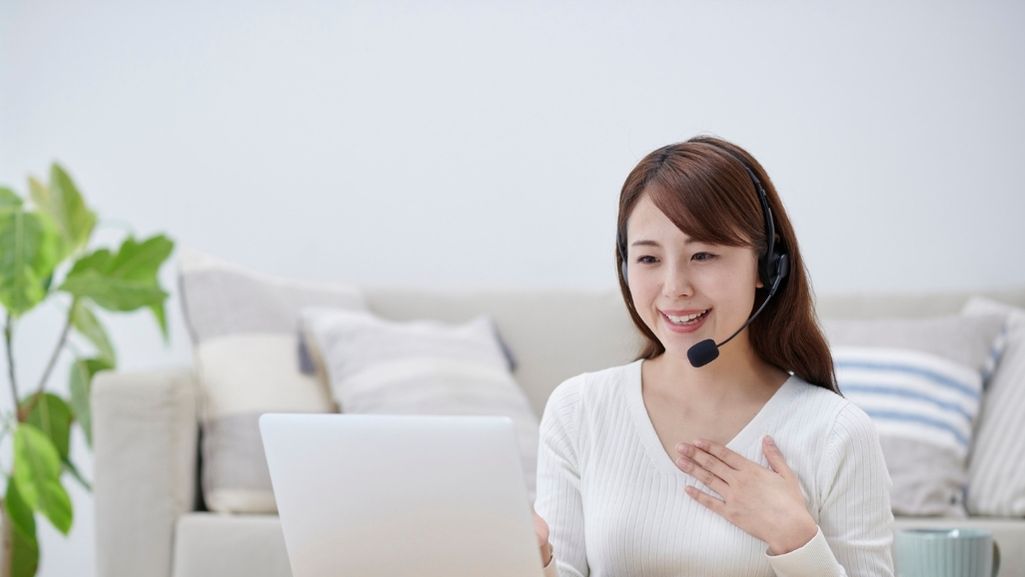 a lady virtual receptionist